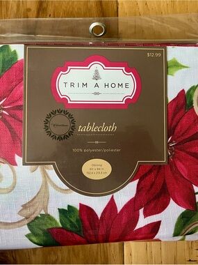 KMART Trim A Home Poinsettia Holiday Tablecloth